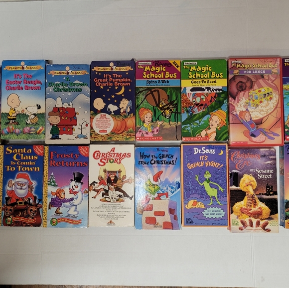 16pc Vintage Holiday Classic Charlie Brown Grinch Christmas Magic School VHS